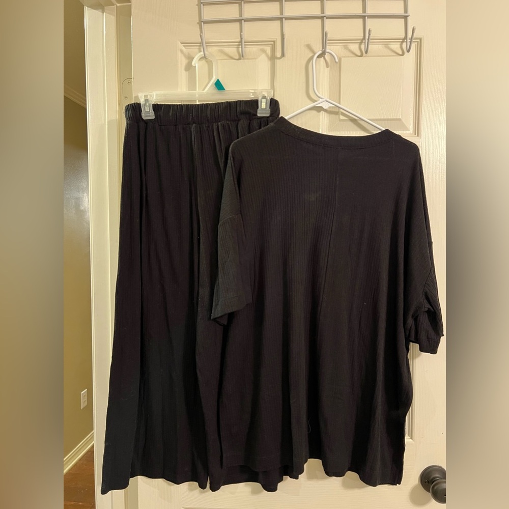 Dressed in Lala black ribbed set